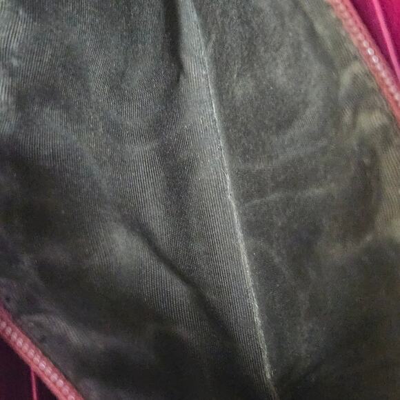 Gucci Plum Burgundy Leather Wallet with Gold Horseshoe Spur Clasp Authentic - Picture 9 of 10